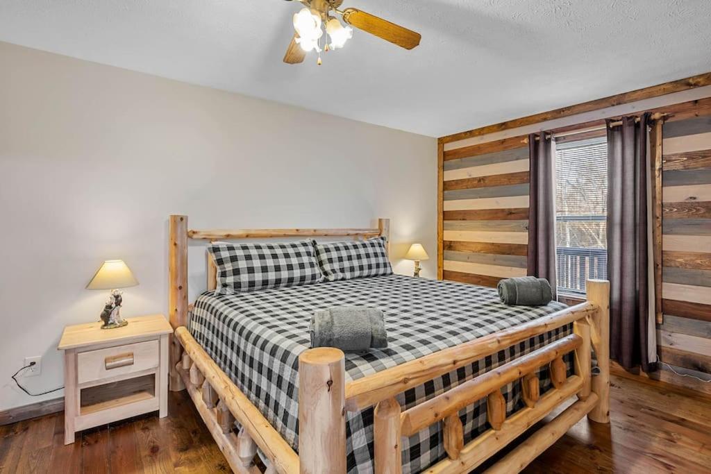 Dog Friendly! Views! Hot Tub! Close To Pf! Gsmnp Sevierville Exterior foto
